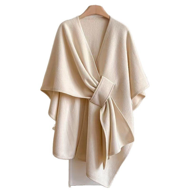Cape Châle en Maille avec Col en Fourrure Synthétique et Pompons – vue 10 | Ma boutique pharaon
